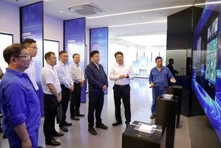 打造向上向前第一象限生力軍 錘煉甘于做人做事作難、受苦受累受屈的企業(yè)家隊(duì)伍——河南投資集團(tuán)黨委書(shū)記、董事長(zhǎng)劉新勇蒞臨安彩高科開(kāi)展主題教育調(diào)研
