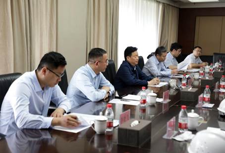 打造向上向前第一象限生力軍 錘煉甘于做人做事作難、受苦受累受屈的企業(yè)家隊(duì)伍——河南投資集團(tuán)黨委書(shū)記、董事長(zhǎng)劉新勇蒞臨安彩高科開(kāi)展主題教育調(diào)研